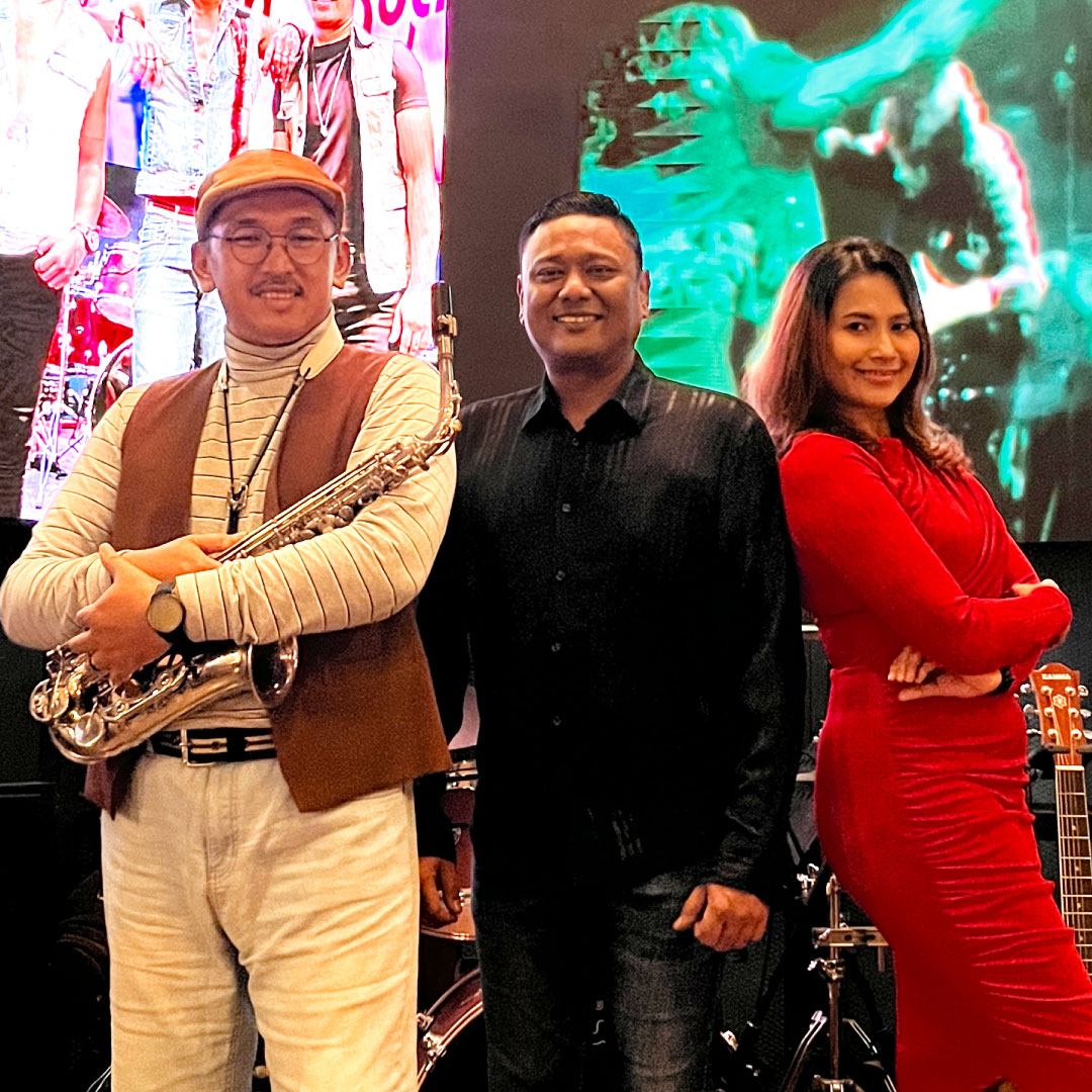 Live Music by Somebody Who