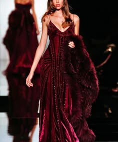 Camp Aesthetic Fashion Met Gala, Red Gown Fantasy Aesthetic, Red Runaway Dress, Red Dress Runway, Red Dress Runway 90s, Mugler Red Carpet, Red Beaded Dress, Runway Fashion Couture, Abiti Mozzafiato