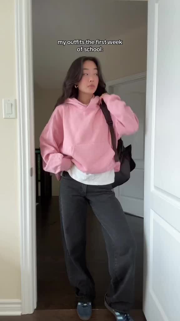 This contains: back to school outfit